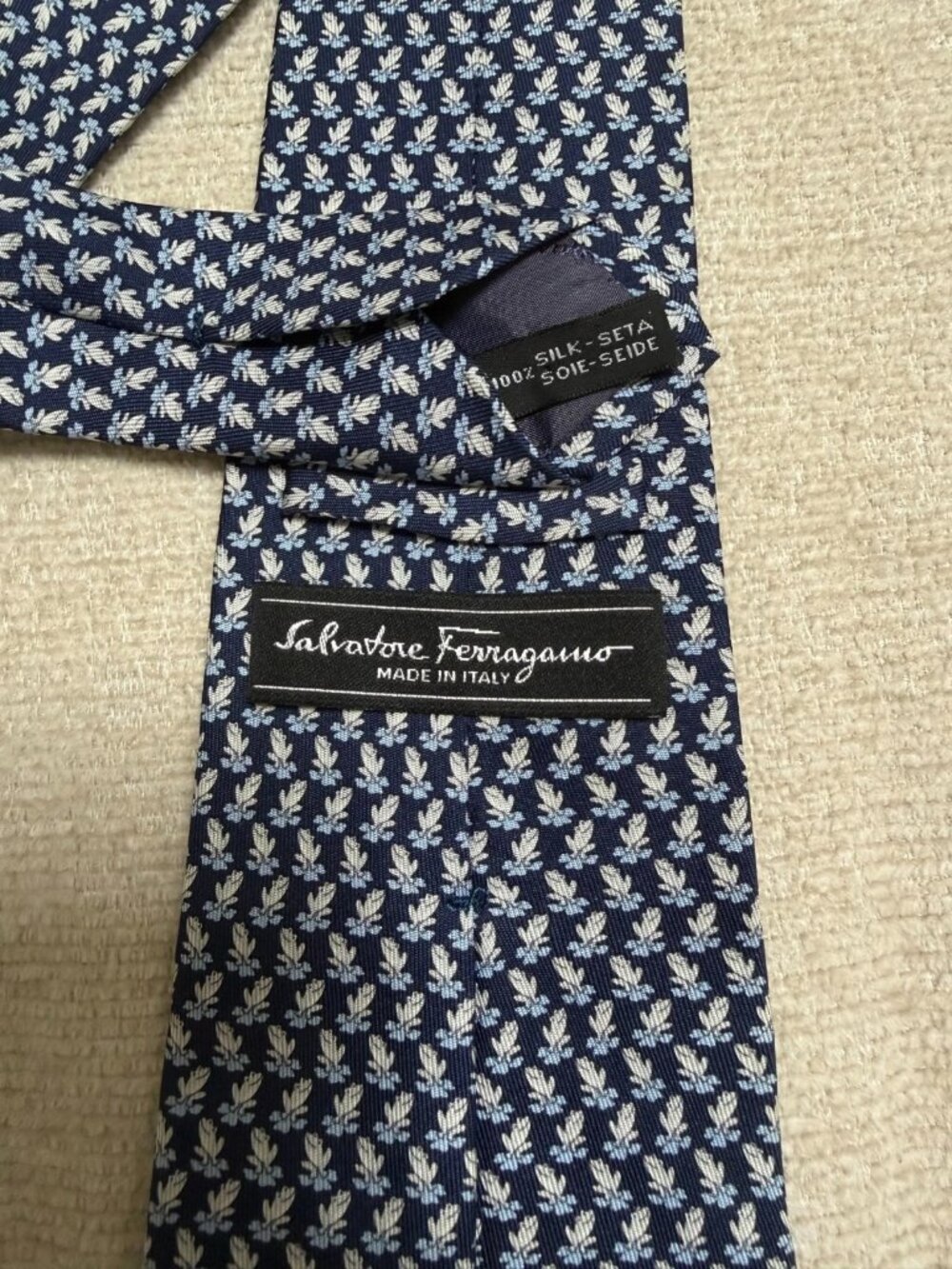 Salvatore Ferragamo 100% Silk Navy Blue Frog Print Tie Made in Italy